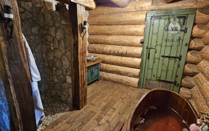 Zrubový rodinný dom v obci Hnilčík-Bindt, okres Sp. Nová Ves