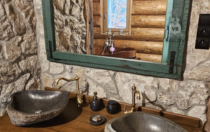 Zrubový rodinný dom v obci Hnilčík-Bindt, okres Sp. Nová Ves