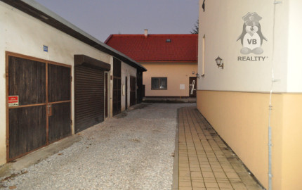 Veľkometrážný byt 3+1 s garážou v centre mesta Spišská Nová Ves