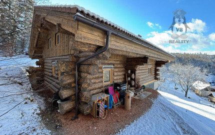 Zrubový rodinný dom v obci Hnilčík-Bindt, okres Sp. Nová Ves