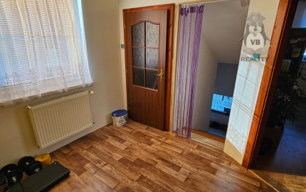 Rodinný dom s 2 samost. bytov. jednotkami v obci Jamník, SNV