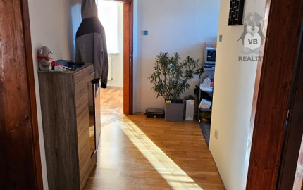 Rodinný dom s 2 samost. bytov. jednotkami v obci Jamník, SNV