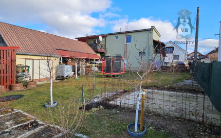 Rodinný dom s 2 samost. bytov. jednotkami v obci Jamník, SNV