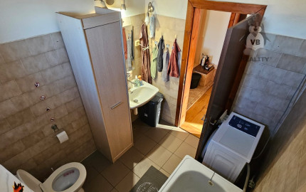 Rodinný dom s 2 samost. bytov. jednotkami v obci Jamník, SNV