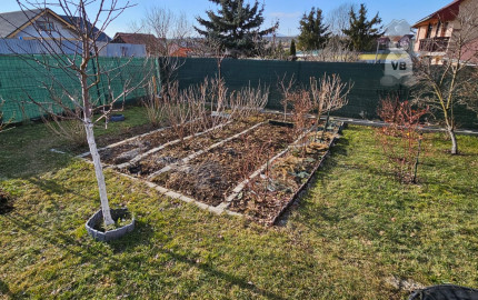 Rodinný dom s 2 samost. bytov. jednotkami v obci Jamník, SNV