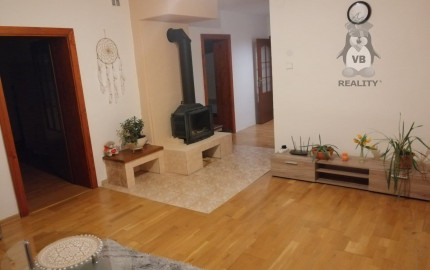 Rodinný dom s 2 samost. bytov. jednotkami v obci Jamník, SNV