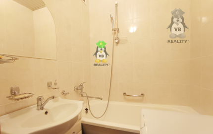 Priestranný 3-izbový byt s balkónom pri centre v Michalovciach