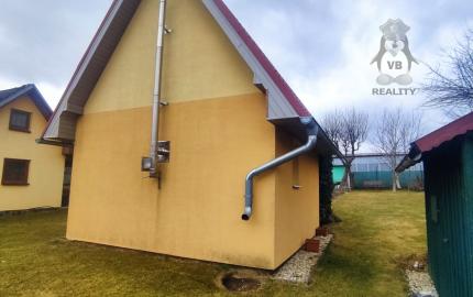 Pekná útulná chatka so záhradkou