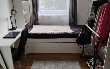 -ZNÍŽENÁ CENA- Byt 4+1 s dvoma loggiami, sídlisko Mier, Spišská Nová Ves