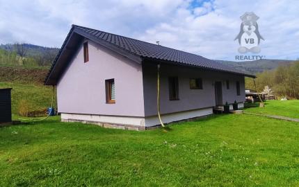 Pekná novostavba pod lesom v obci Kojšov