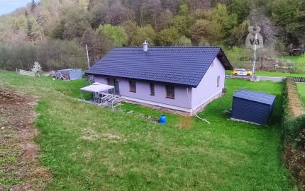 Pekná novostavba pod lesom v obci Kojšov