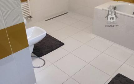 Pekná novostavba pod lesom v obci Kojšov