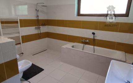 Pekná novostavba pod lesom v obci Kojšov