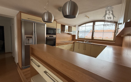 Polyfunkčný obytný dom v SNV