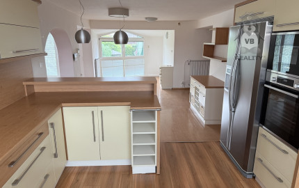 Polyfunkčný obytný dom v SNV