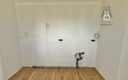 Byt 2+1 s balkónom centrum, Sp. Nová Ves