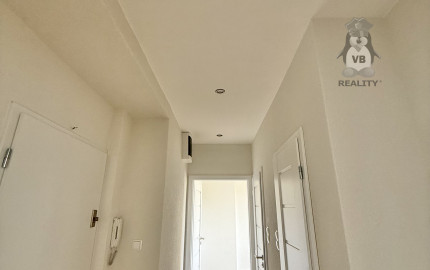 Byt 2+1 s balkónom centrum, Sp. Nová Ves