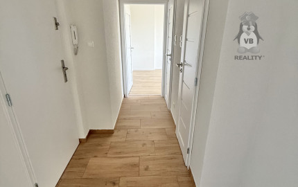 Byt 2+1 s balkónom centrum, Sp. Nová Ves