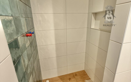 Byt 2+1 s balkónom centrum, Sp. Nová Ves