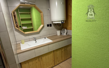 Chata v časti Čingov, okr. Sp. Nová Ves