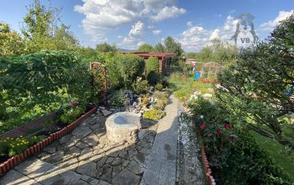 Ponúkame na predaj záhradu s chatkou v pri sídlisku Mier.