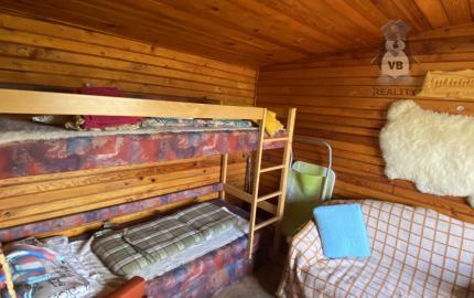 Ponúkame na predaj záhradu s chatkou v pri sídlisku Mier.