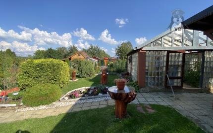 Ponúkame na predaj záhradu s chatkou v pri sídlisku Mier.