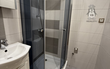 Byt 2+1 s loggiou centrum, Sp. Nová Ves