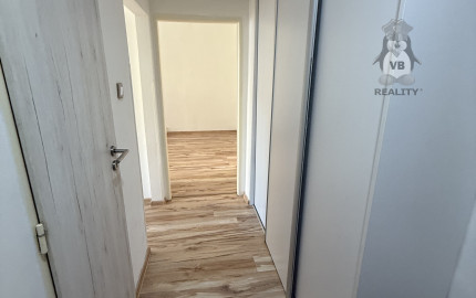 Byt 2+1 s loggiou centrum, Sp. Nová Ves