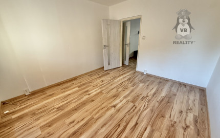 Byt 2+1 s loggiou centrum, Sp. Nová Ves