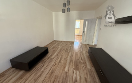 Byt 2+1 s loggiou centrum, Sp. Nová Ves