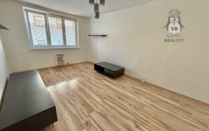 Byt 2+1 s loggiou centrum, Sp. Nová Ves