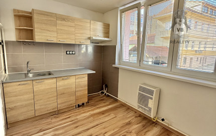 Byt 2+1 s loggiou centrum, Sp. Nová Ves