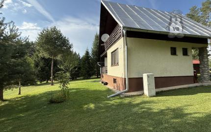 Chata na Košiarnom Briežku, časť Červený Jarok, okr. Sp. Nová Ves