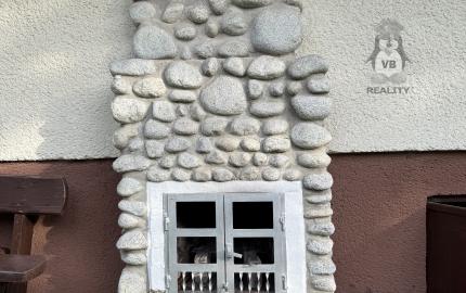 Chata na Košiarnom Briežku, časť Červený Jarok, okr. Sp. Nová Ves