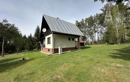 Chata na Košiarnom Briežku, časť Červený Jarok, okr. Sp. Nová Ves