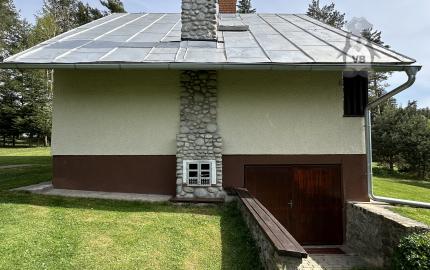 Chata na Košiarnom Briežku, časť Červený Jarok, okr. Sp. Nová Ves