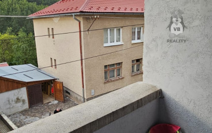 Byt 3+1 s loggiou a pozemkom v obci Rudňany, okres Sp.N.Ves