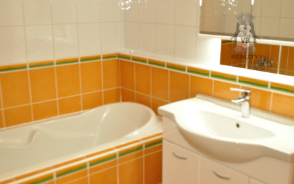 Byt 5+1 s loggiou, sídl. Západ 1, Sp. Nová Ves