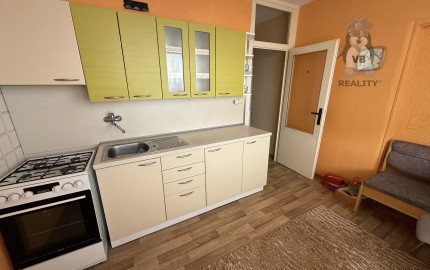 Byt 2+1 s loggiou centrum, Sp. Nová Ves