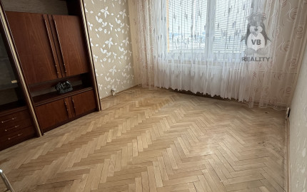 Byt 2+1 s loggiou centrum, Sp. Nová Ves