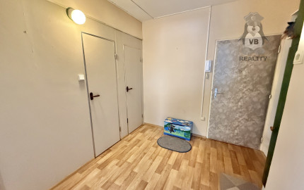 Byt 2+1 s loggiou centrum, Sp. Nová Ves