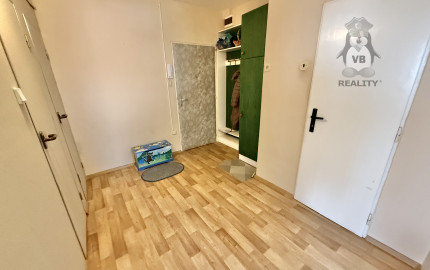 Byt 2+1 s loggiou centrum, Sp. Nová Ves