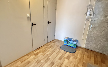 Byt 2+1 s loggiou centrum, Sp. Nová Ves