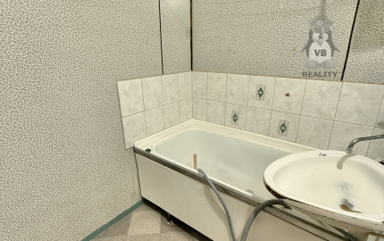 Byt 2+1 s loggiou centrum, Sp. Nová Ves