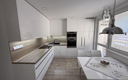 EXKLUZÍVNE NA PREDAJ – 2-IZBOVÝ BYT , KROMPACHY