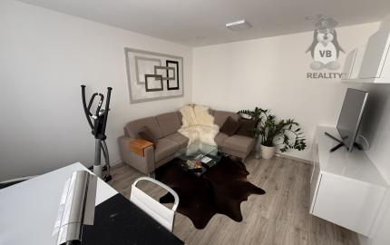 EXKLUZÍVNE NA PREDAJ – 2-IZBOVÝ BYT , KROMPACHY