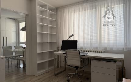 EXKLUZÍVNE NA PREDAJ – 2-IZBOVÝ BYT , KROMPACHY