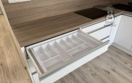 EXKLUZÍVNE NA PREDAJ – 2-IZBOVÝ BYT , KROMPACHY