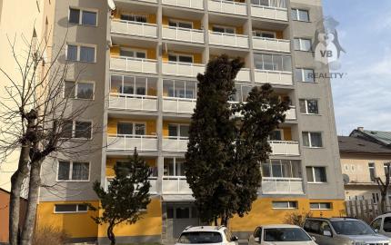 EXKLUZÍVNE NA PREDAJ – 2-IZBOVÝ BYT , KROMPACHY